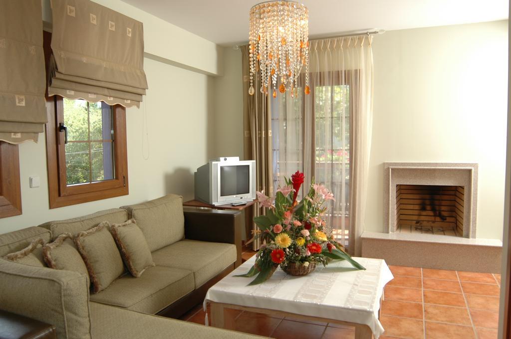 Safetis Stories Apartment Dion Bagian luar foto
